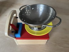 Goki Bunte Waage aus Holz Spielküche Kinderküche Kaufmannsladen Rollenspiel