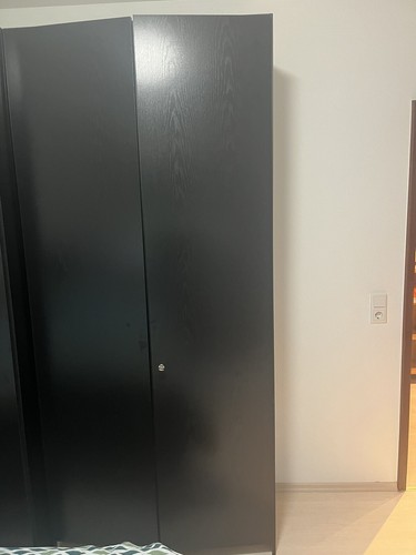 Kleiderschrank