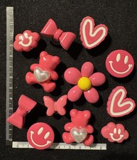 Ein Set aus 12 Stck. Pinky