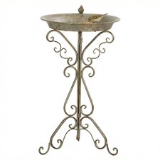 Vogelbad mit dekorativem