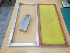2  x Siebdruckrahmen und eine Rinne