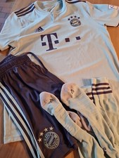 Bayern München Away Trikot Set Gr. L, 18/19, Mintgrün, Trikot-Hose-Stutzen 