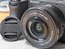 Sony Alpha SELP1650 16-50 mm F/3.5-5.6 E PZ OSS Objektiv