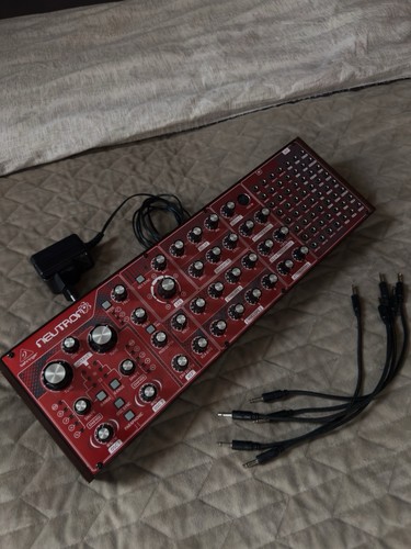 Behringer neutron modular - neutron,