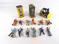 LGB Zubehör-Konvolut für Gartenbahn, Figuren, Telefonzelle, Gabelstapler, gebr.