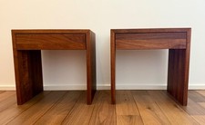 Nachttische Marke Frohraum Massiv Nussbaum Schublade 50x50x40 Stückzahl: 2