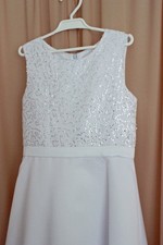 Kommunionkleid Satin 134/140 weiß slim mit Pailletten Neu aus Geschäftsauflösung