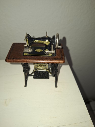 Nähmaschine von bodo hennig - nähmaschine,