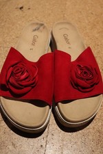 Pantoletten von GABOR in Gr. 41 __ tolles rot mit Rose