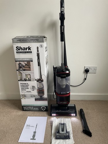 Shark lift away - true, pet