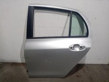 670040D110 tür hinten links