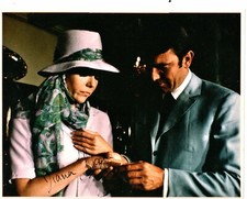 Handsigniertes Diana Rigg Foto