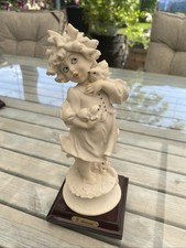 G. Armani Porzellanfigur