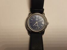 Biete eine Mercedes Armbanduhr zum Verkauf an.