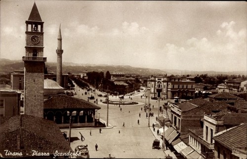 Tirana albanien piazza - tirana,