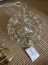 Schwerer goldfarbener