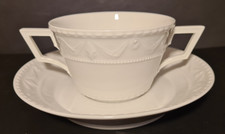 1 Suppentasse mit Untertasse/ Unterteller KPM Berlin Kurland weiß, 1. Wahl