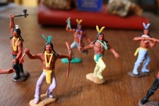 10 Timpo Toys Figuren - Indianer - Tomahawk, Messer, Häuptling - Vintage
