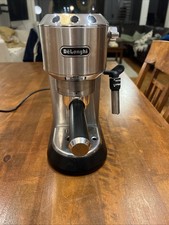 De'Longhi Dedica EC685.M Espresso-Maschine - Silber