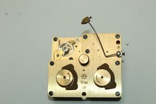 V16a)  Wanduhr mechanisches