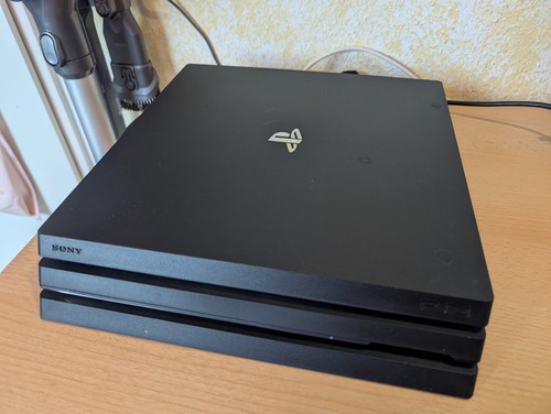 Sony playstation pro - 4,