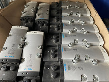 Festo 560821 VSVA-B-M52-MZD-D2-1T1L Magnetventil - POSTEN mit 10 Stück