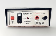 Netzteil analog DC 10,8-17,8V regelbar, in solidem Metallgehäuse, Funktion okay