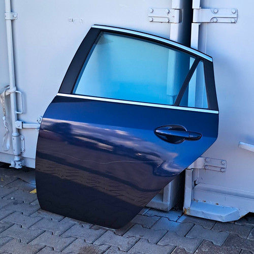 Mazda limousine - gh,