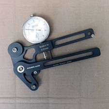 Tensiometer zu Messung der Speichenspannung, analog mit Messuhr
