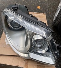 zwei VW EOS Xenon Scheinwerfer