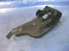 Opel Frontera B: Halter