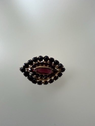 Vintage granatbrosche - vintage,