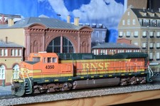 Athearn H0-Modell C44-9W BNSF - Unikat