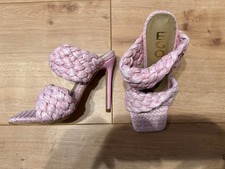 High Heels  Gr. 36 Pumps Table