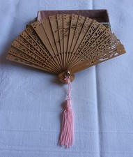 Kleiner Holzfächer in einer