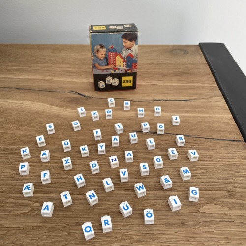 Lego 234 letter bricks - , abc
