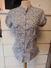 figurbetonte Bluse H&M Blumen