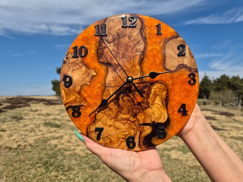 Wanduhr aus olivenholz - wanduhr,