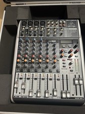 Behringer XENYX X1204USB - 12-Kanal Analogmixer, 2 Jahre Garantie +  flight case