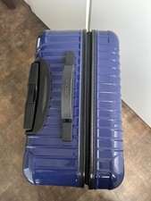 Dunkelblauer Rimowa Essential