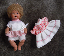 alte Schildkröt Baby Puppe