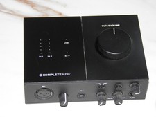 Native Instruments Komplete Audio 1 Audio Interface  Schwarz + 2x1m RCA zu XLR