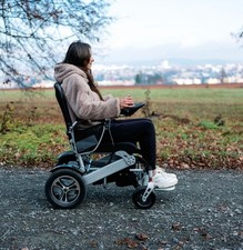 inSPORTline Hawkie II 700W Elektrorollstuhl - silber, nur ca 10 km gelaufen