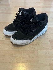 Schwarz/Weiße Jordan 3 : Größe 39