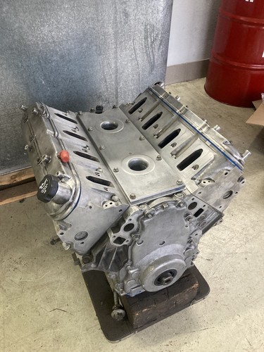 Chevrolet car engine ls1 - engine,