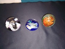 1 Konvolut Briefbeschwerer Paperweight 3 Stück ca. 3-7 cm. hoch