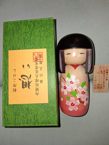 Kokeshi holzpuppe mädchen - kokeshi,