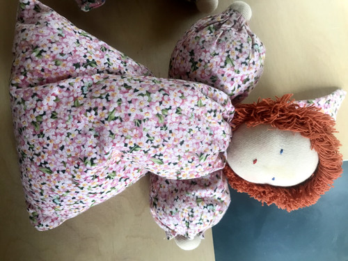 Stoffpuppe zum kuscheln für