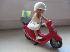 Playmobil-Frau auf Motorroller wie 9084