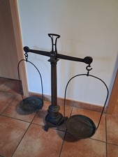 alte antike Waage aus Messing
